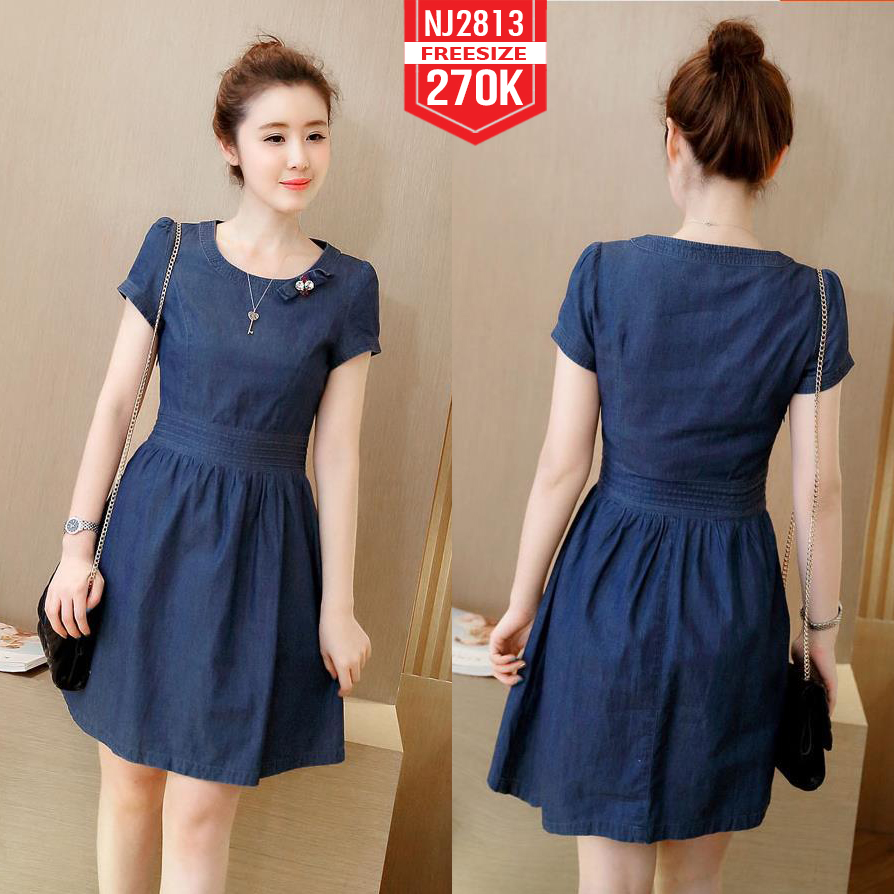 ĐẦM JEAN XÒE CỔ TRÒN ĐÍNH NƠ XẾP LY EO